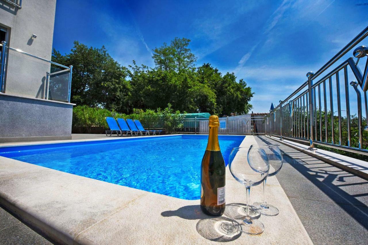 Villa Valerio ポレッチ エクステリア 写真