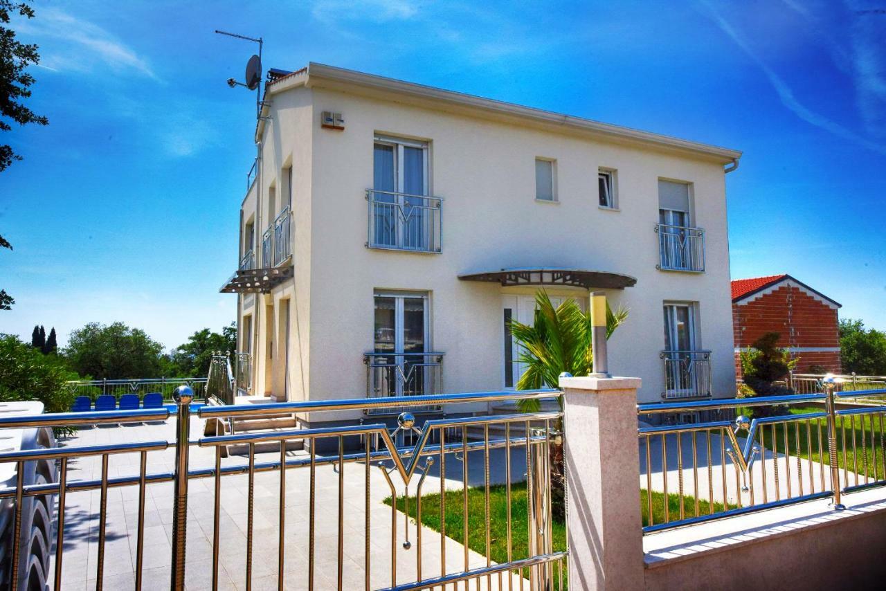 Villa Valerio ポレッチ エクステリア 写真